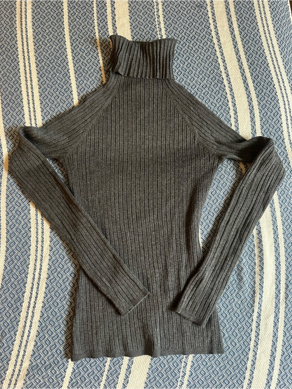 INC International Concepts Charcoal Ribbed Cold-Shoulder Turtleneck Sweater
